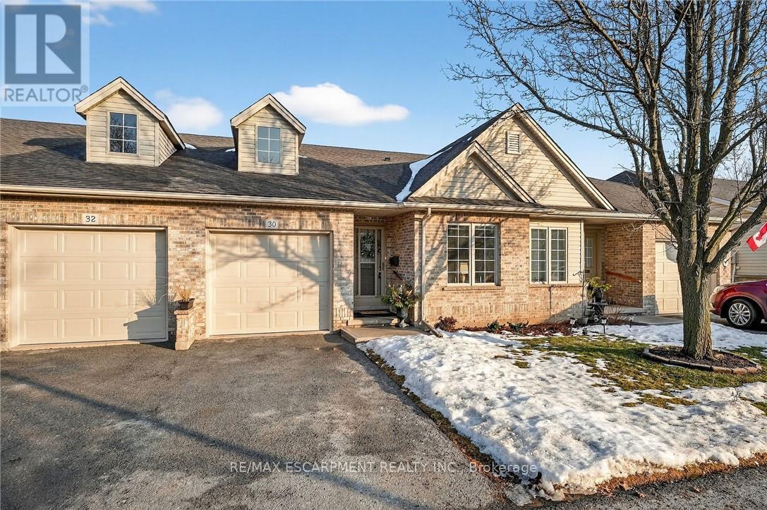 30 - 303 Central Avenue, Grimsby, Ontario  L3M 5L7 - Photo 2 - X12823710