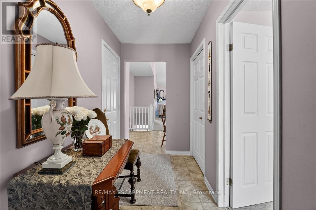 30 - 303 Central Avenue, Grimsby, Ontario  L3M 5L7 - Photo 5 - X12823710