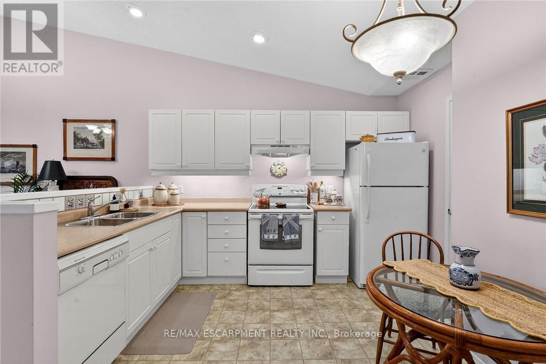 30 - 303 Central Avenue, Grimsby, Ontario  L3M 5L7 - Photo 7 - X12823710