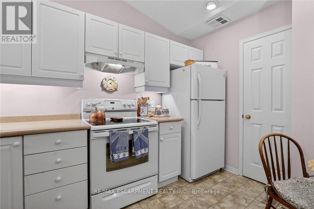 30 - 303 Central Avenue, Grimsby, Ontario  L3M 5L7 - Photo 8 - X12823710