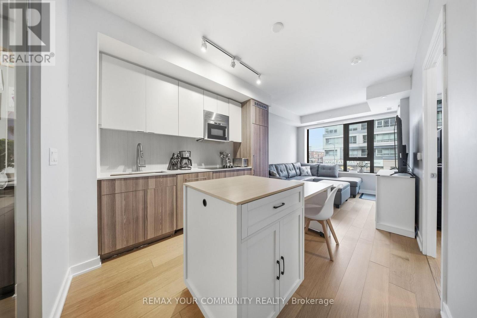 312 - 840 St. Clair Avenue W, Toronto, Ontario  M6C 0A4 - Photo 8 - C12822642