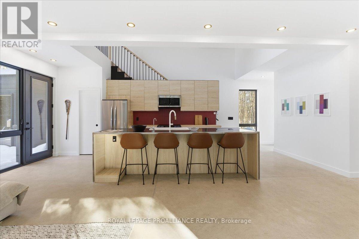 372 Prinyers Cove Crescent, Prince Edward County (North Marysburg Ward), Ontario  K0K 2T0 - Photo 9 - X12736504