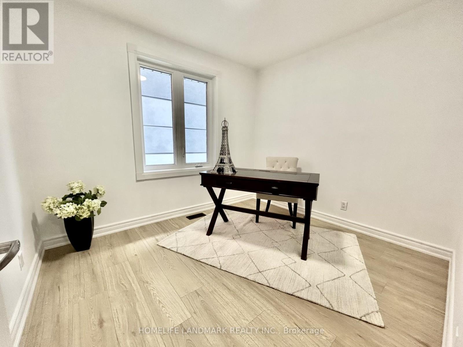 323 Elmwood Avenue, Richmond Hill, Ontario  L4C 1L7 - Photo 17 - N12661712