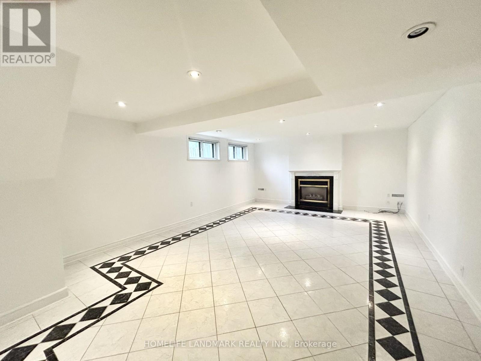 323 Elmwood Avenue, Richmond Hill, Ontario  L4C 1L7 - Photo 25 - N12661712