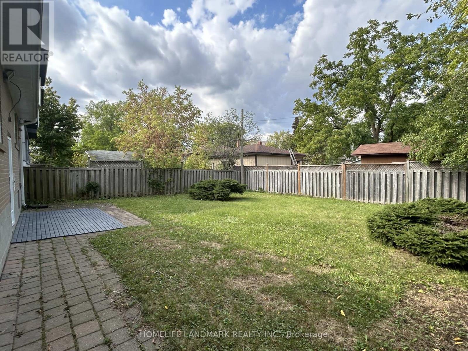 323 Elmwood Avenue, Richmond Hill, Ontario  L4C 1L7 - Photo 26 - N12661712