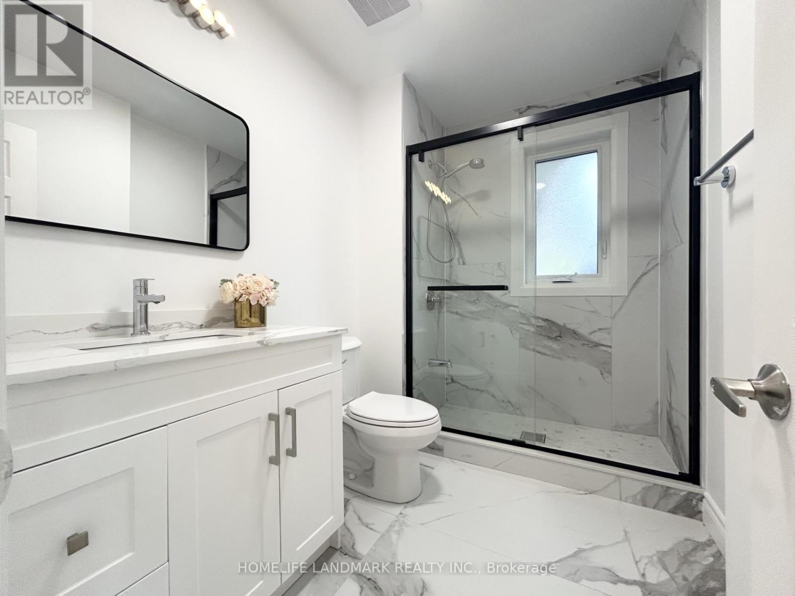 323 Elmwood Avenue, Richmond Hill, Ontario  L4C 1L7 - Photo 19 - N12661712