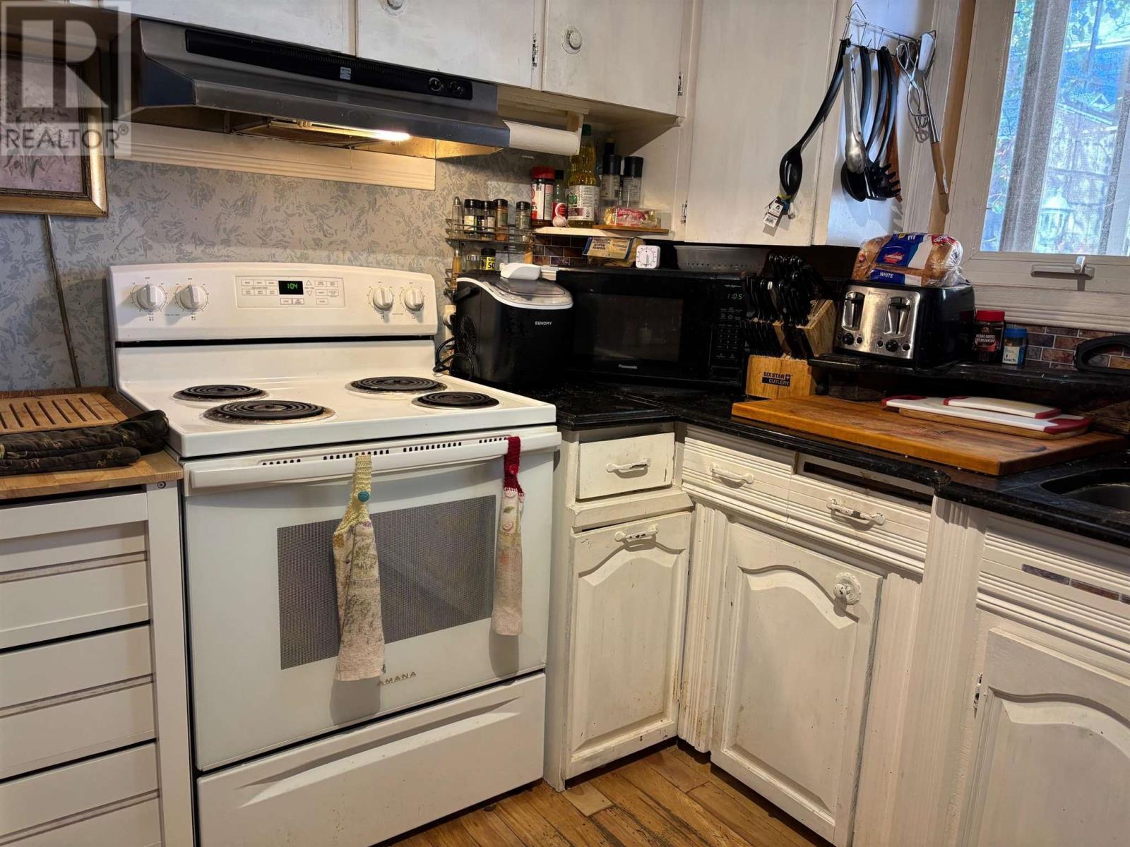 30 Denison Rd, Elliot Lake, Ontario  P5A 1L7 - Photo 15 - SM252909