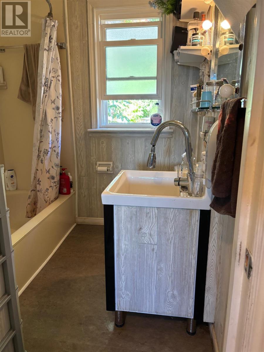 30 Denison Rd, Elliot Lake, Ontario  P5A 1L7 - Photo 31 - SM252909