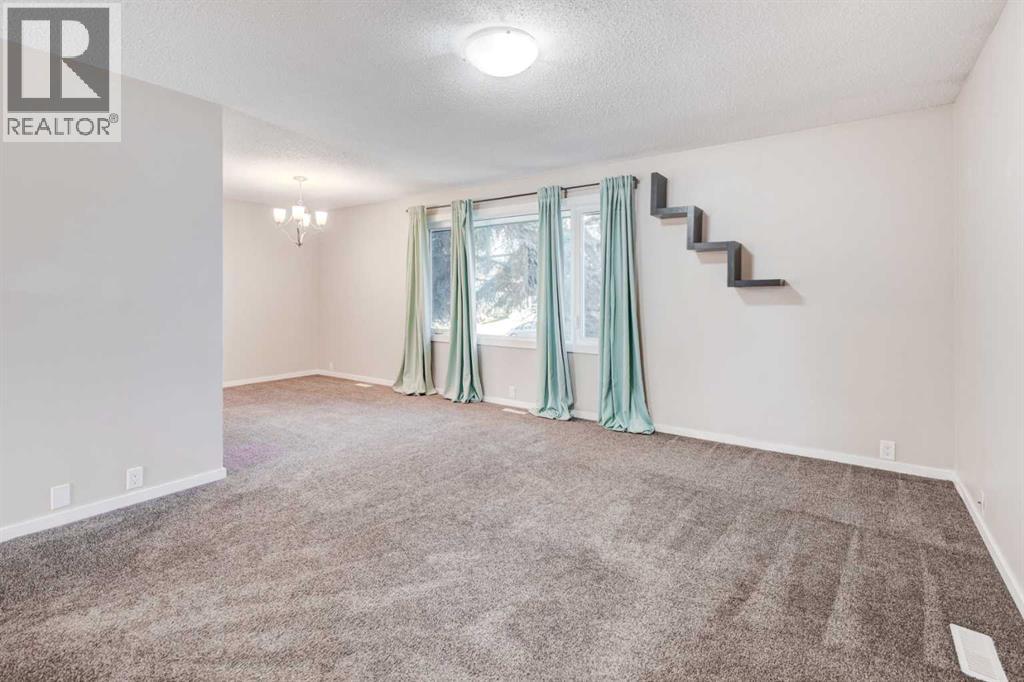 43 Midridge Gardens Se, Calgary, Alberta  T2X 1C4 - Photo 4 - A2269105