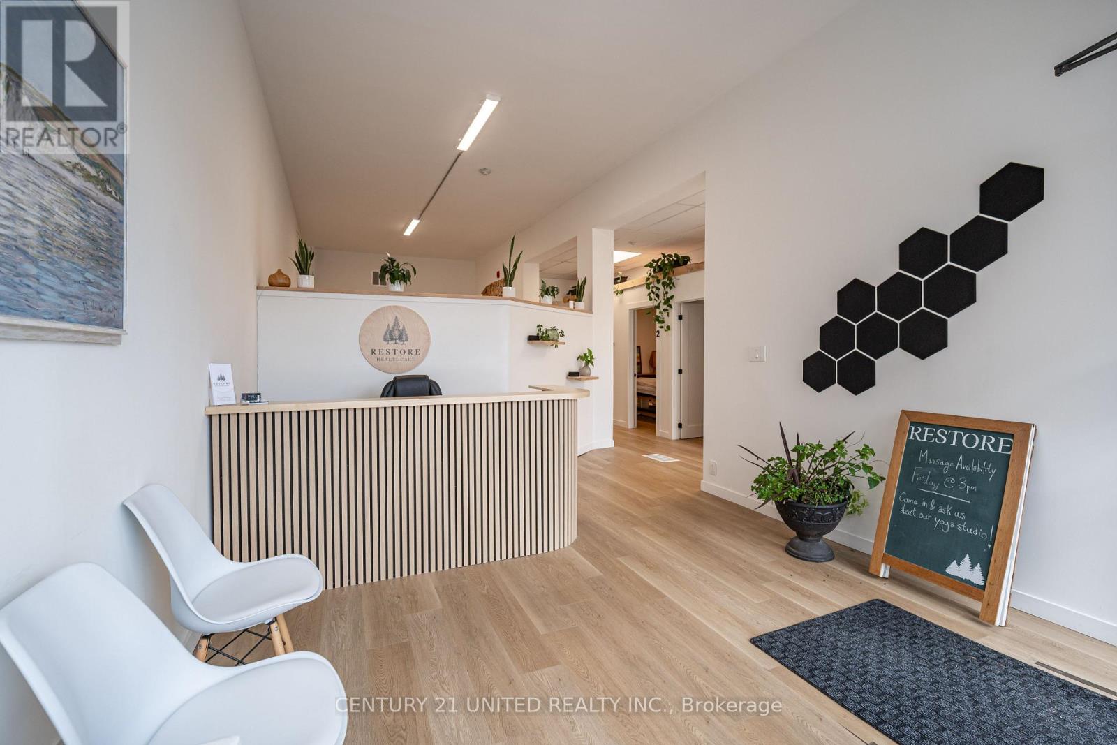 174-176 Hunter Street W, Peterborough (Town Ward 3), Ontario  K9H 2L2 - Photo 5 - X12823794