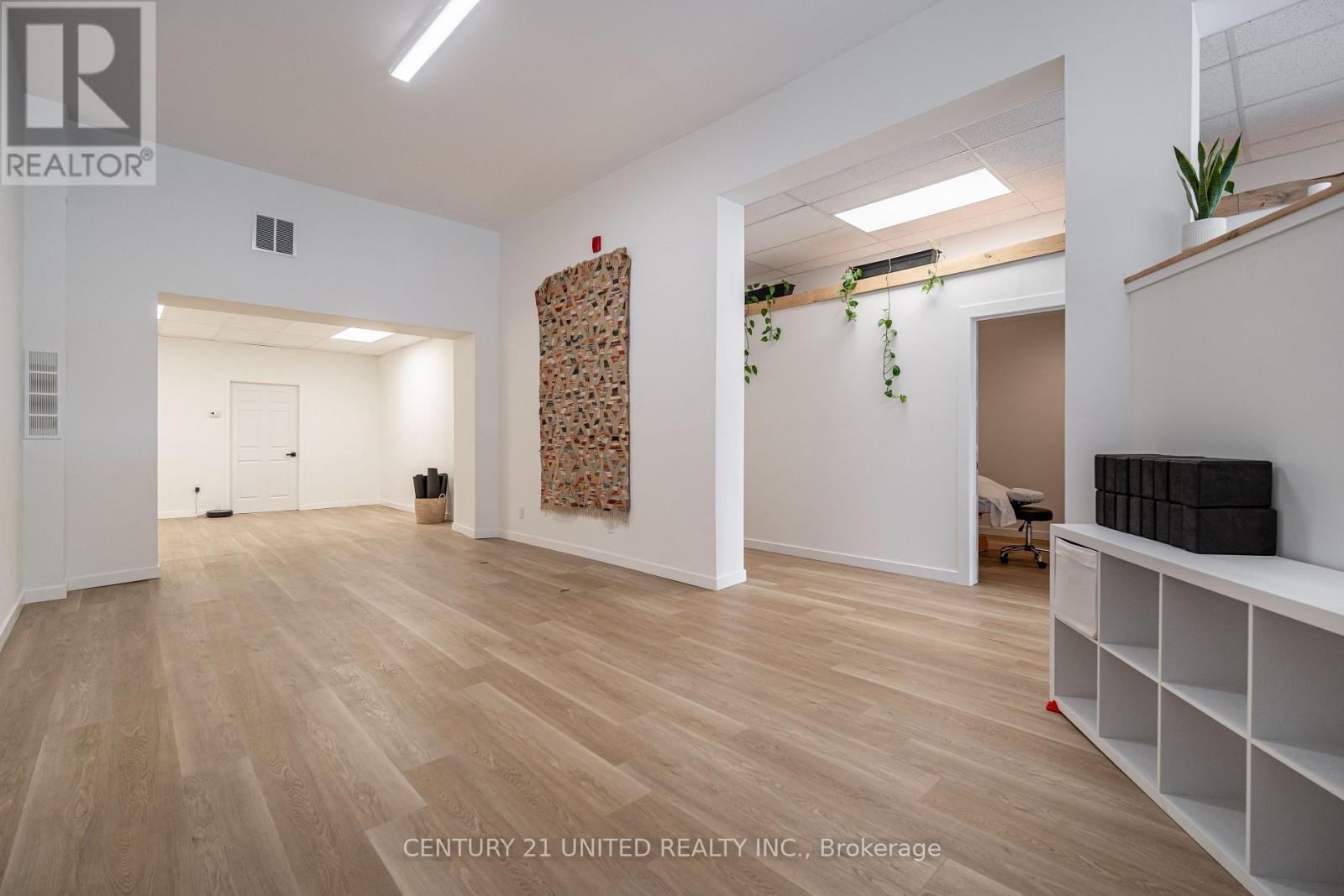 174-176 Hunter Street W, Peterborough (Town Ward 3), Ontario  K9H 2L2 - Photo 6 - X12823794