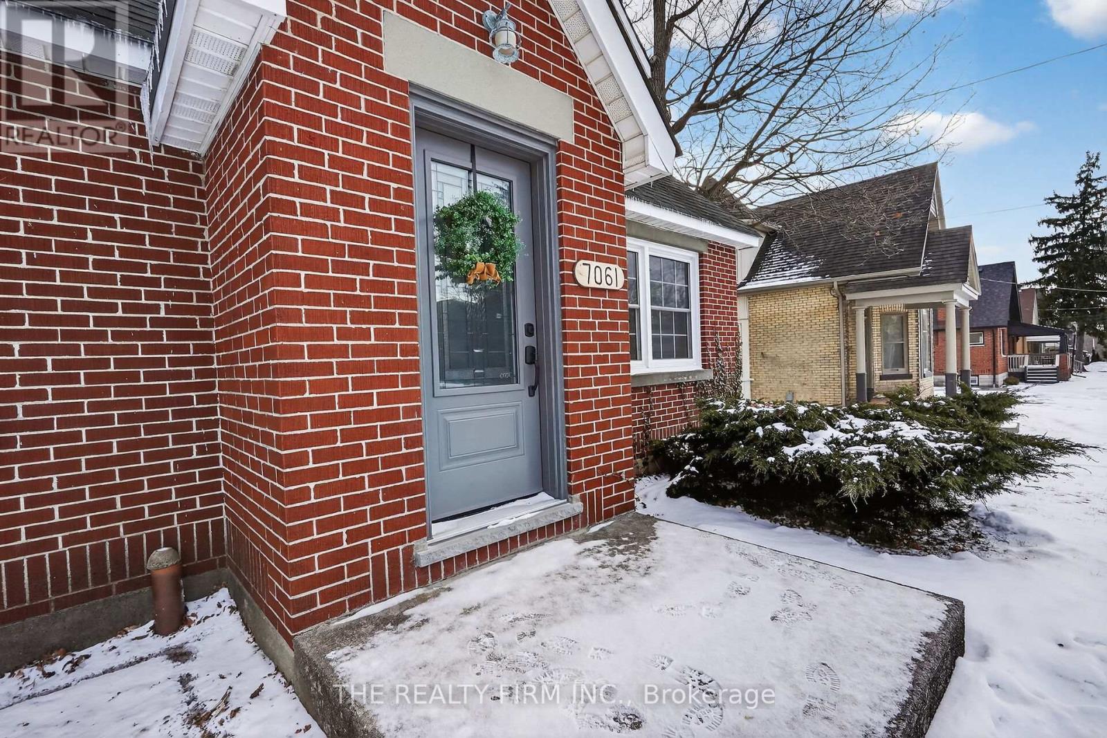 7061 Longwoods Road, London South, Ontario  N6P 1B6 - Photo 3 - X12823924