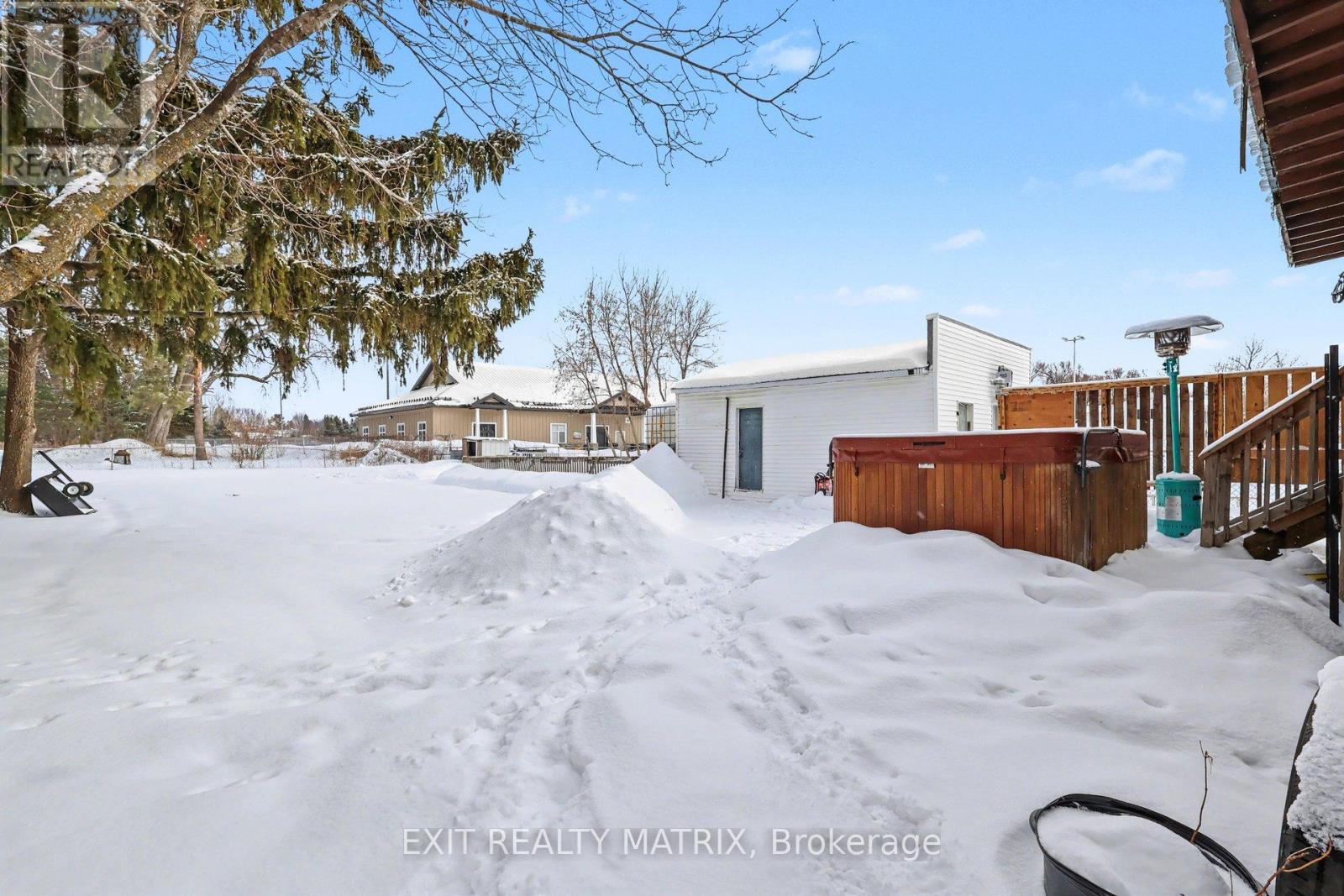 2 St Polycarp Street, North Stormont, Ontario  K0C 1W0 - Photo 38 - X12823766