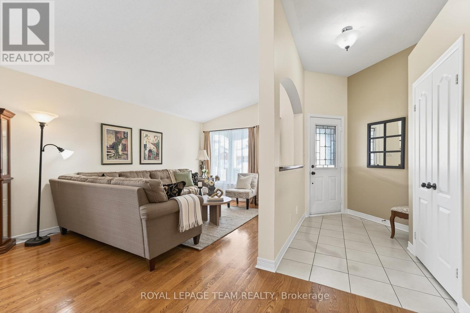 81 Waterthrush Crescent, Ottawa, Ontario K2M 2V1 - Photo 6 - X12823820