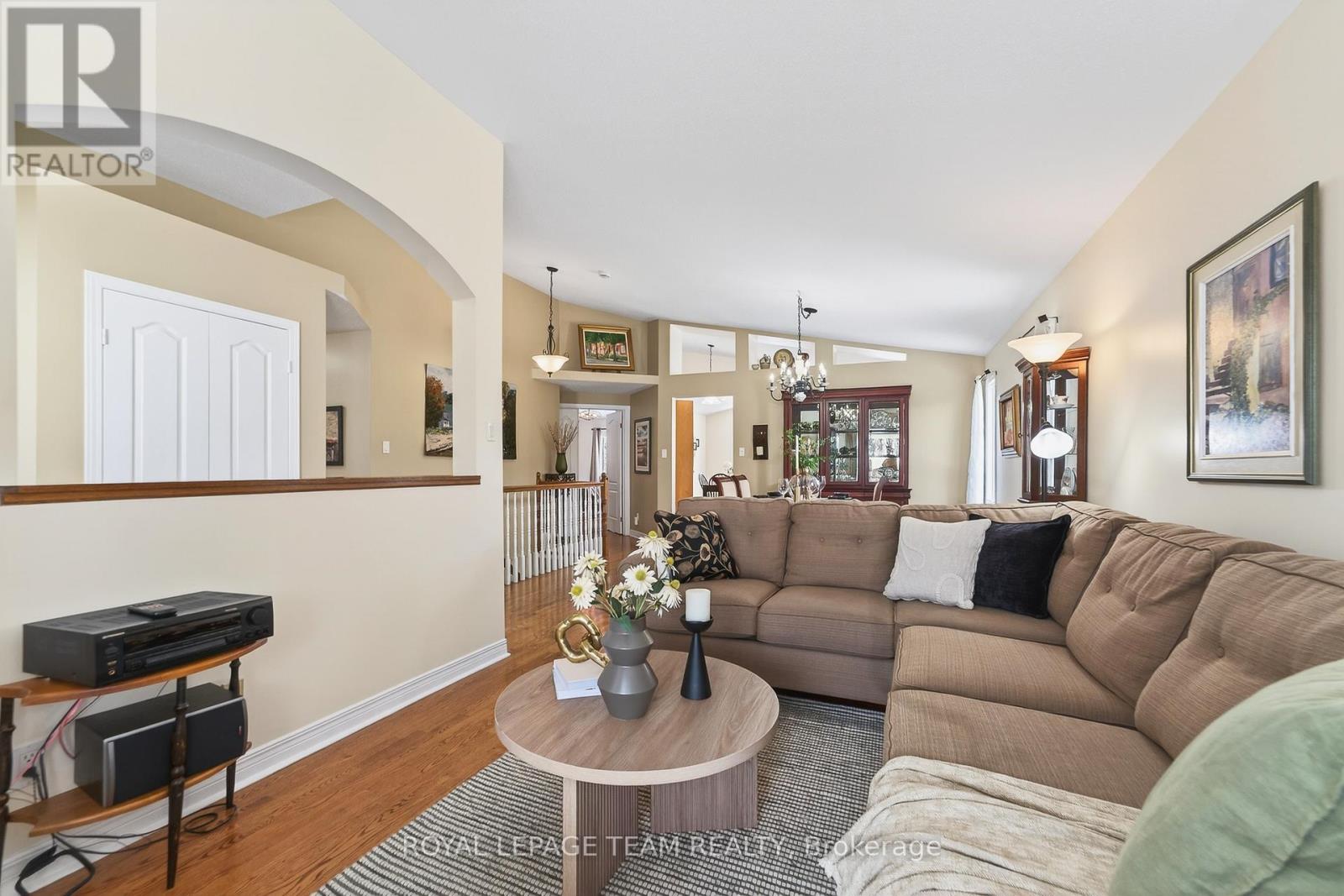 81 Waterthrush Crescent, Ottawa, Ontario K2M 2V1 - Photo 8 - X12823820