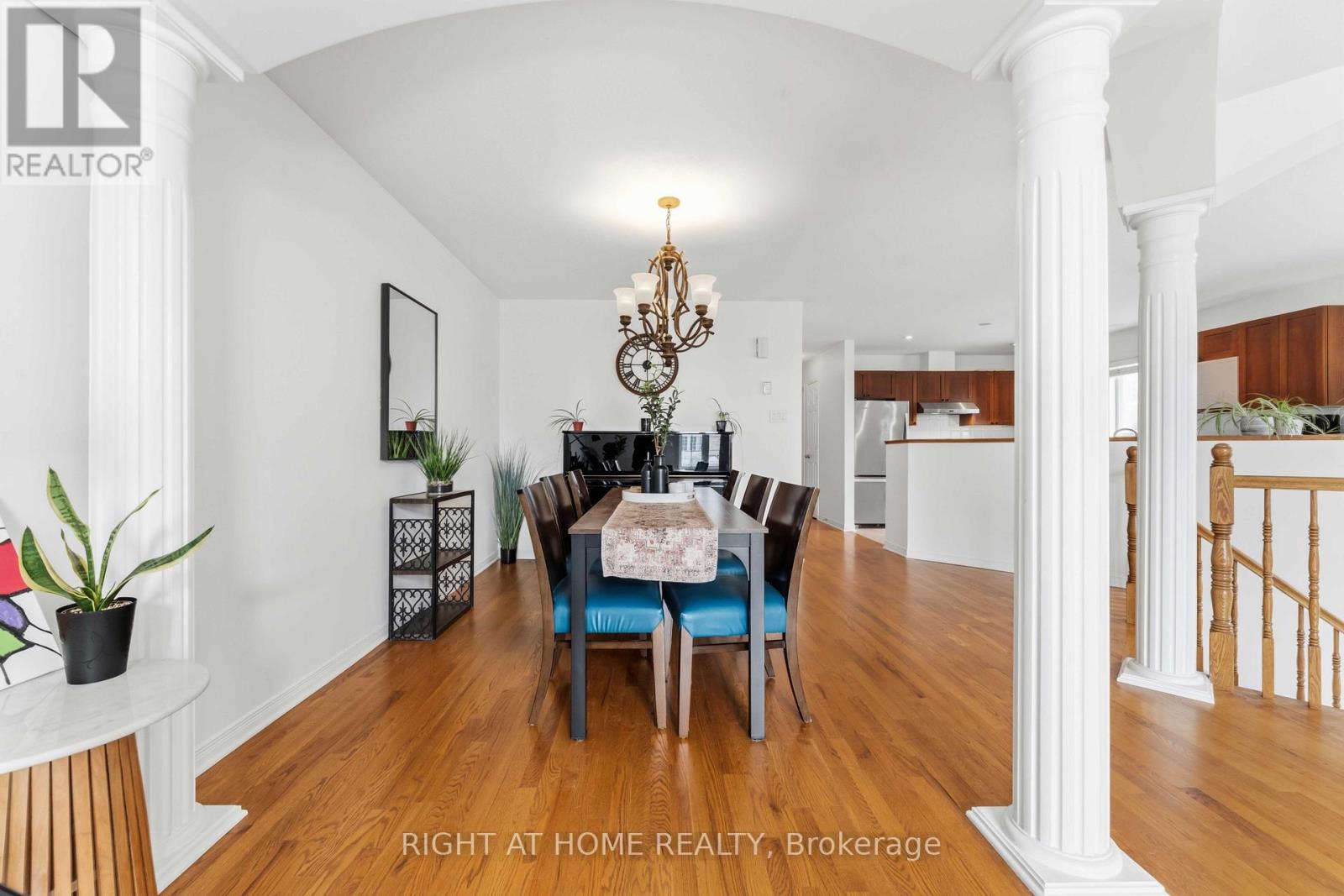 4 Castle Glen Crescent, Ottawa, Ontario  K2L 4H1 - Photo 11 - X12823848