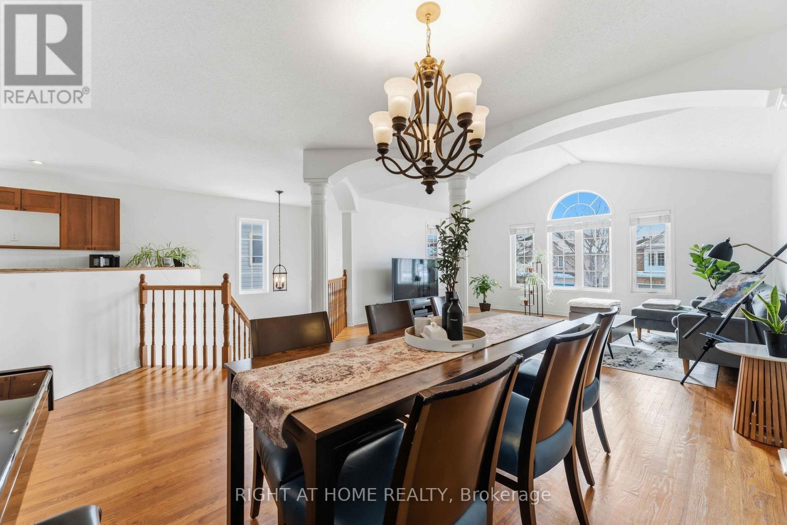 4 Castle Glen Crescent, Ottawa, Ontario  K2L 4H1 - Photo 14 - X12823848