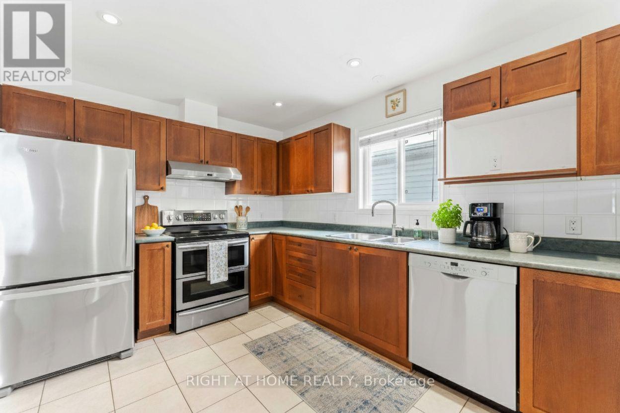 4 Castle Glen Crescent, Ottawa, Ontario  K2L 4H1 - Photo 15 - X12823848