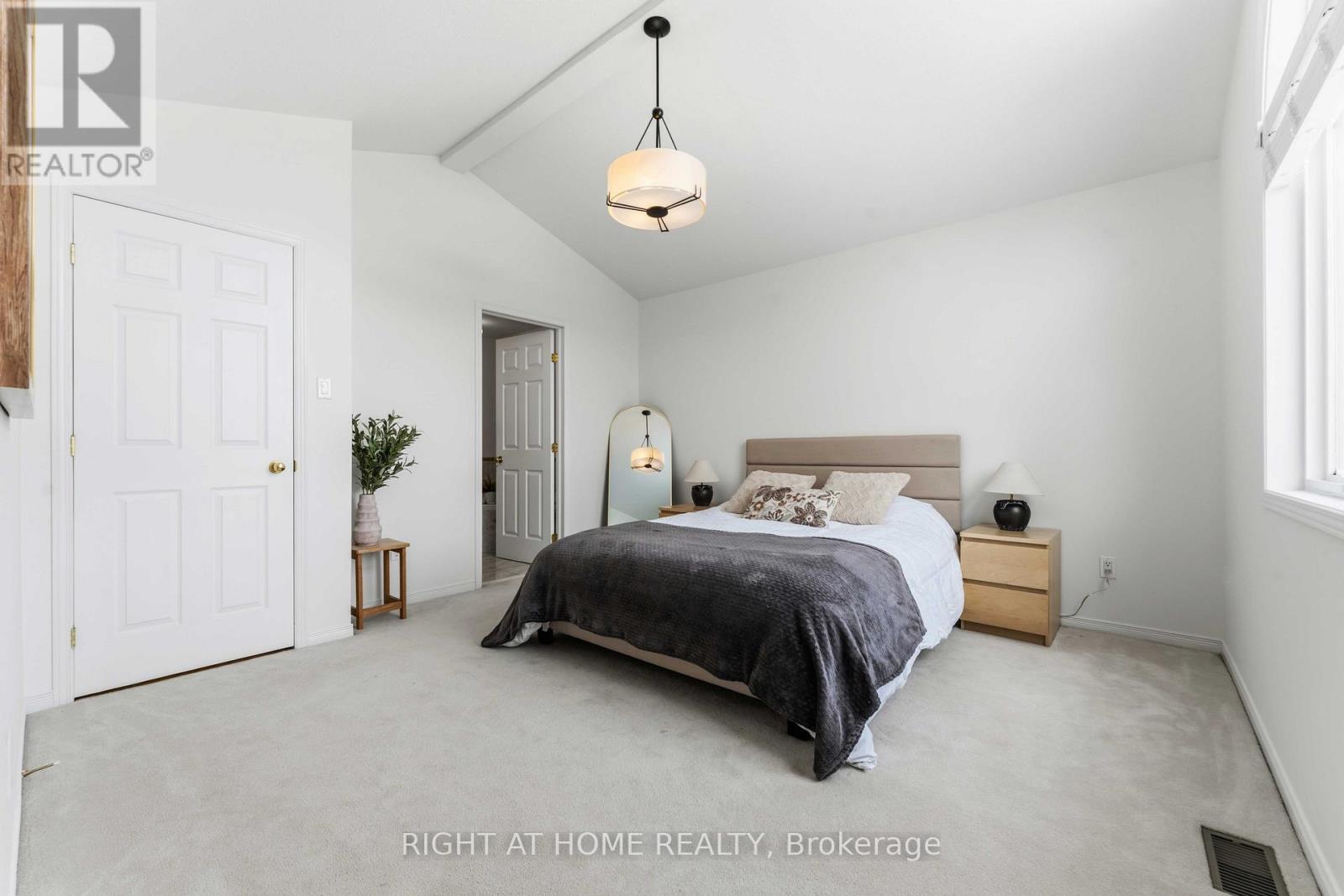 4 Castle Glen Crescent, Ottawa, Ontario  K2L 4H1 - Photo 18 - X12823848