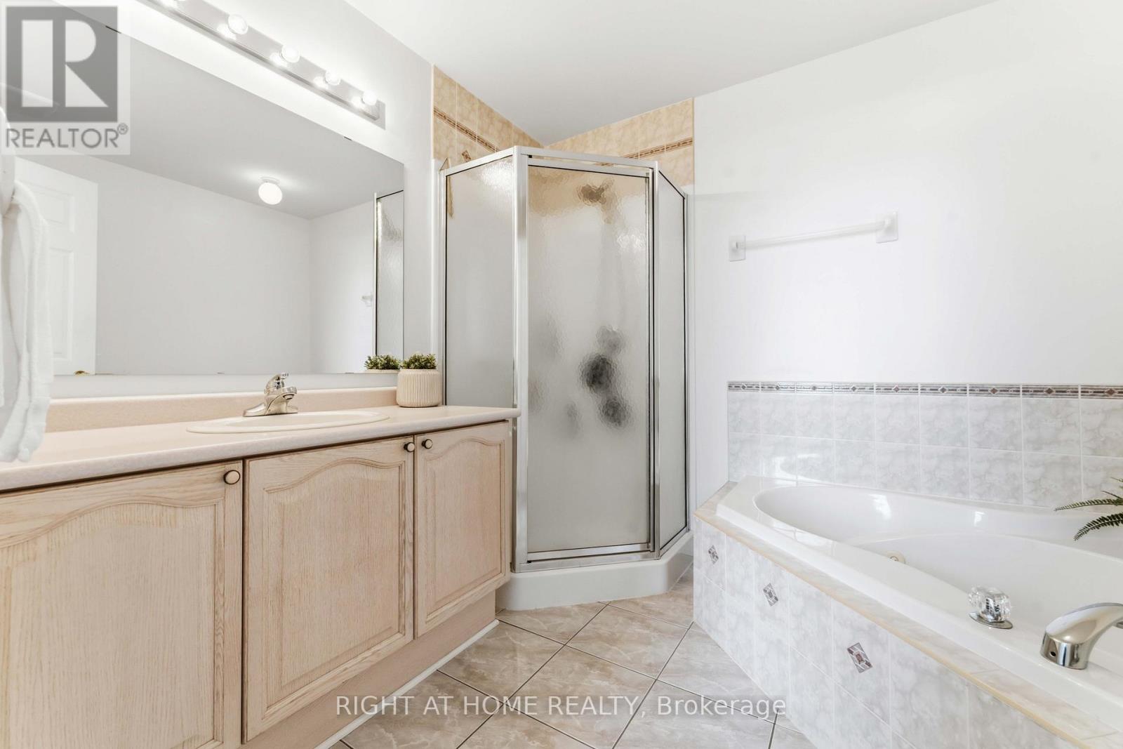 4 Castle Glen Crescent, Ottawa, Ontario  K2L 4H1 - Photo 20 - X12823848