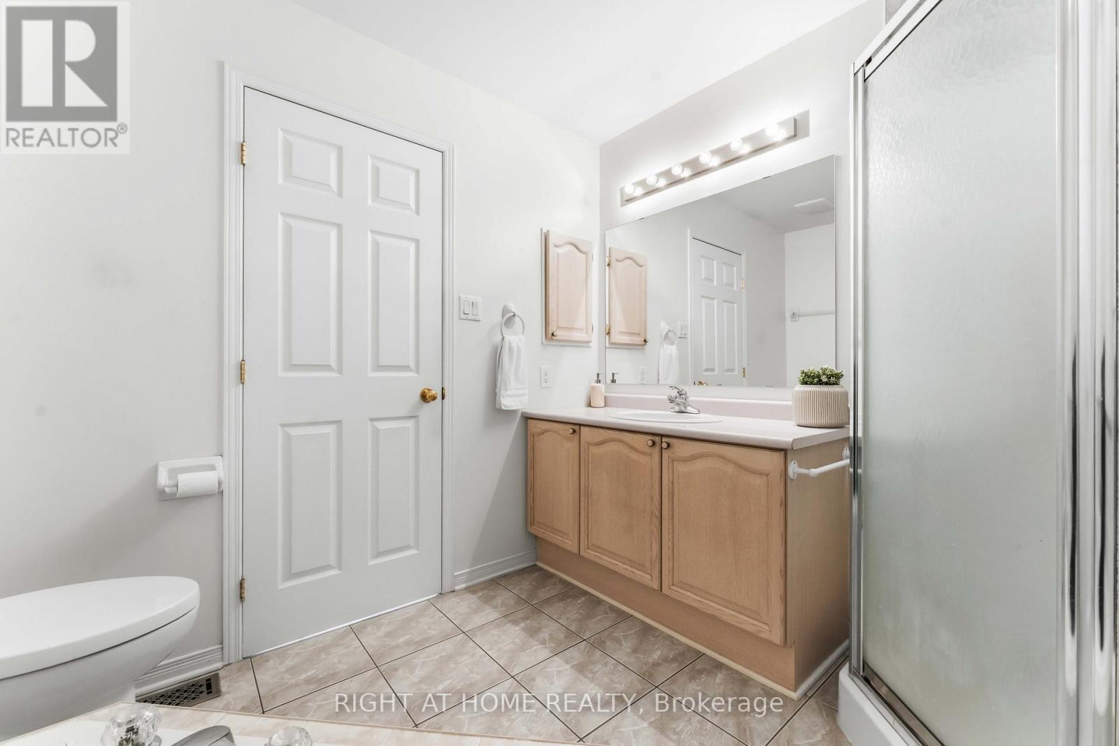 4 Castle Glen Crescent, Ottawa, Ontario  K2L 4H1 - Photo 24 - X12823848