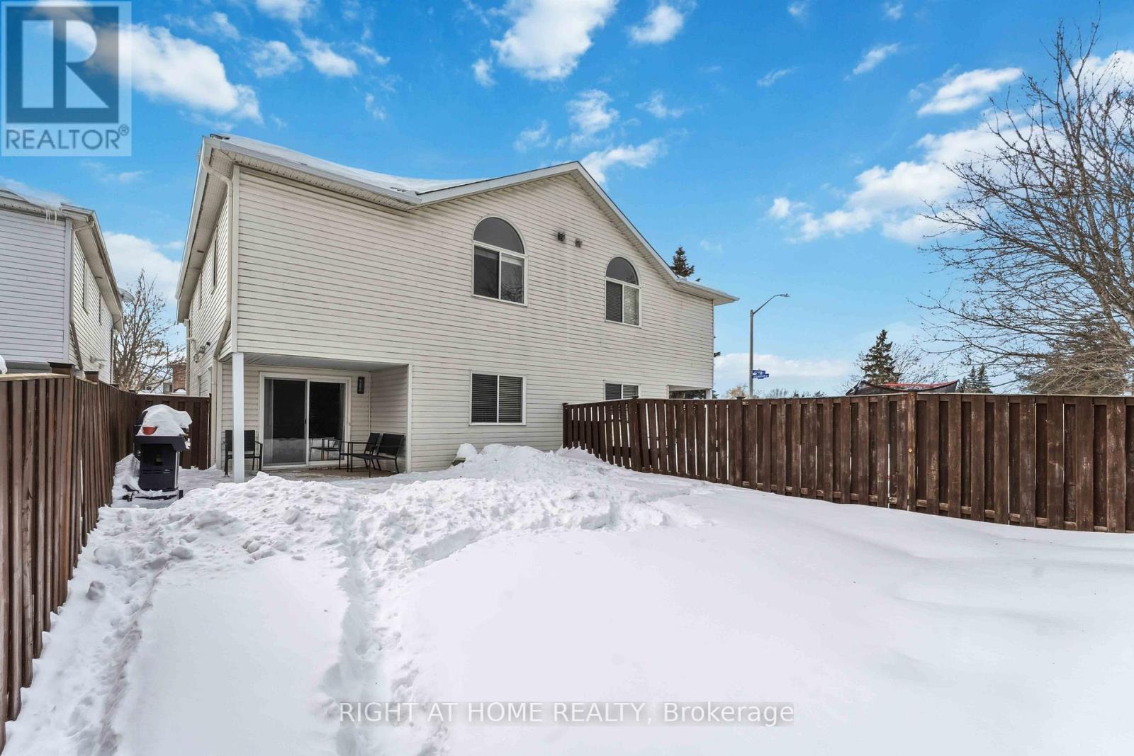 4 Castle Glen Crescent, Ottawa, Ontario  K2L 4H1 - Photo 35 - X12823848