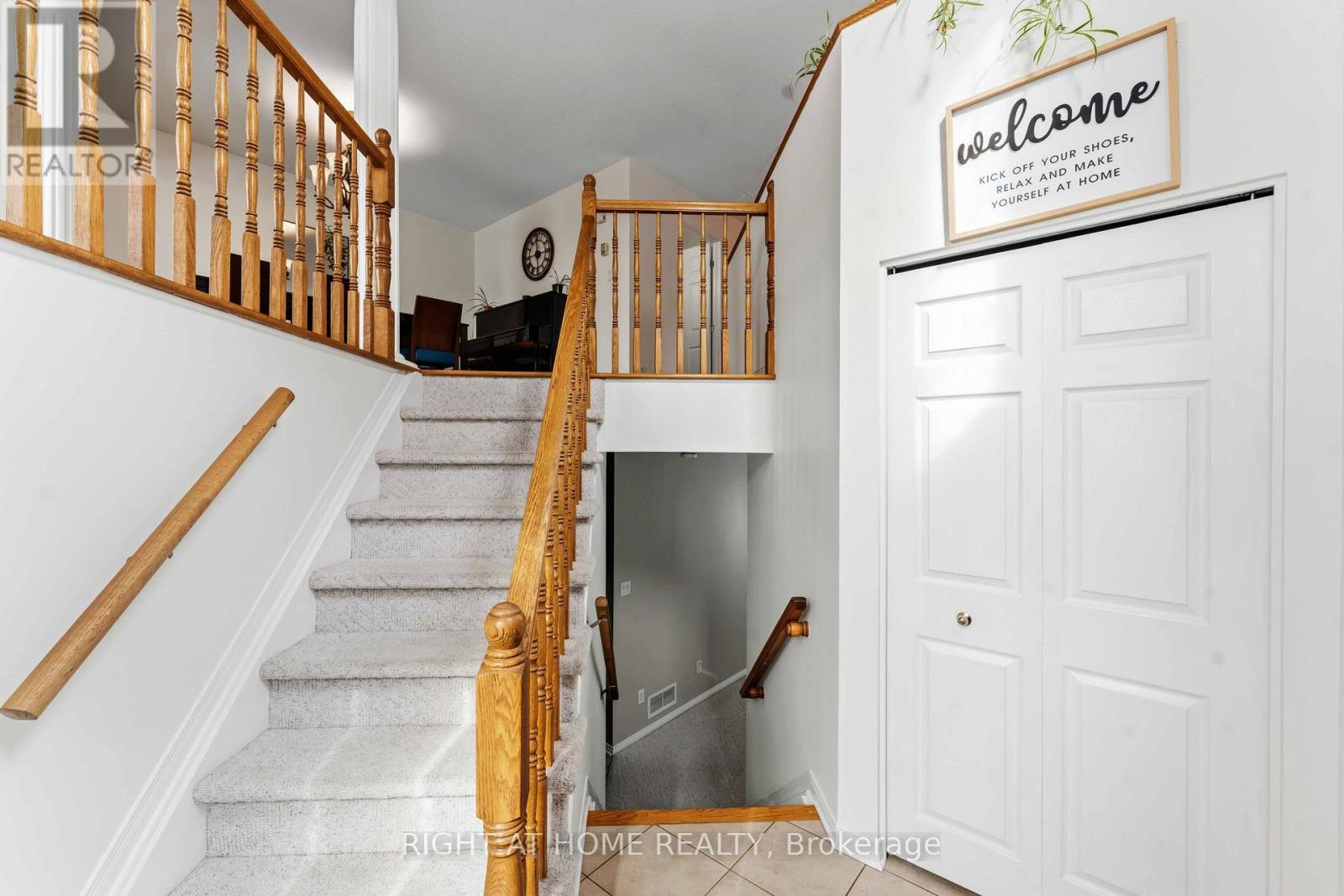 4 Castle Glen Crescent, Ottawa, Ontario  K2L 4H1 - Photo 4 - X12823848