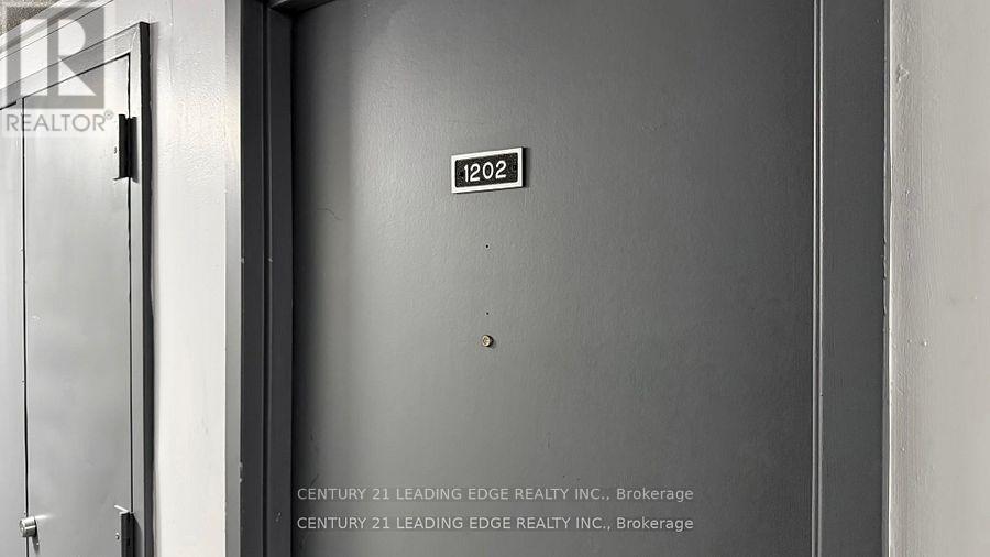 1202 - 10 Sunny Glenway, Toronto, Ontario  M3C 2Z3 - Photo 4 - C12823682