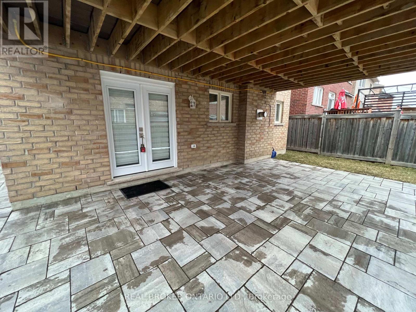 70 Juglans Crescent, Whitchurch-Stouffville, Ontario  L4A 1S5 - Photo 1 - N12822824