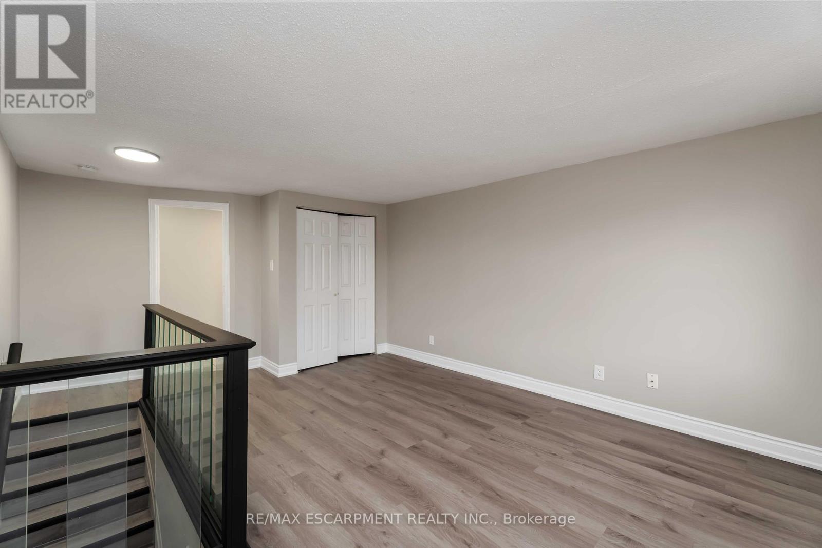 187 Barton Street W, Hamilton, Ontario  L8R 2H3 - Photo 12 - X12823222