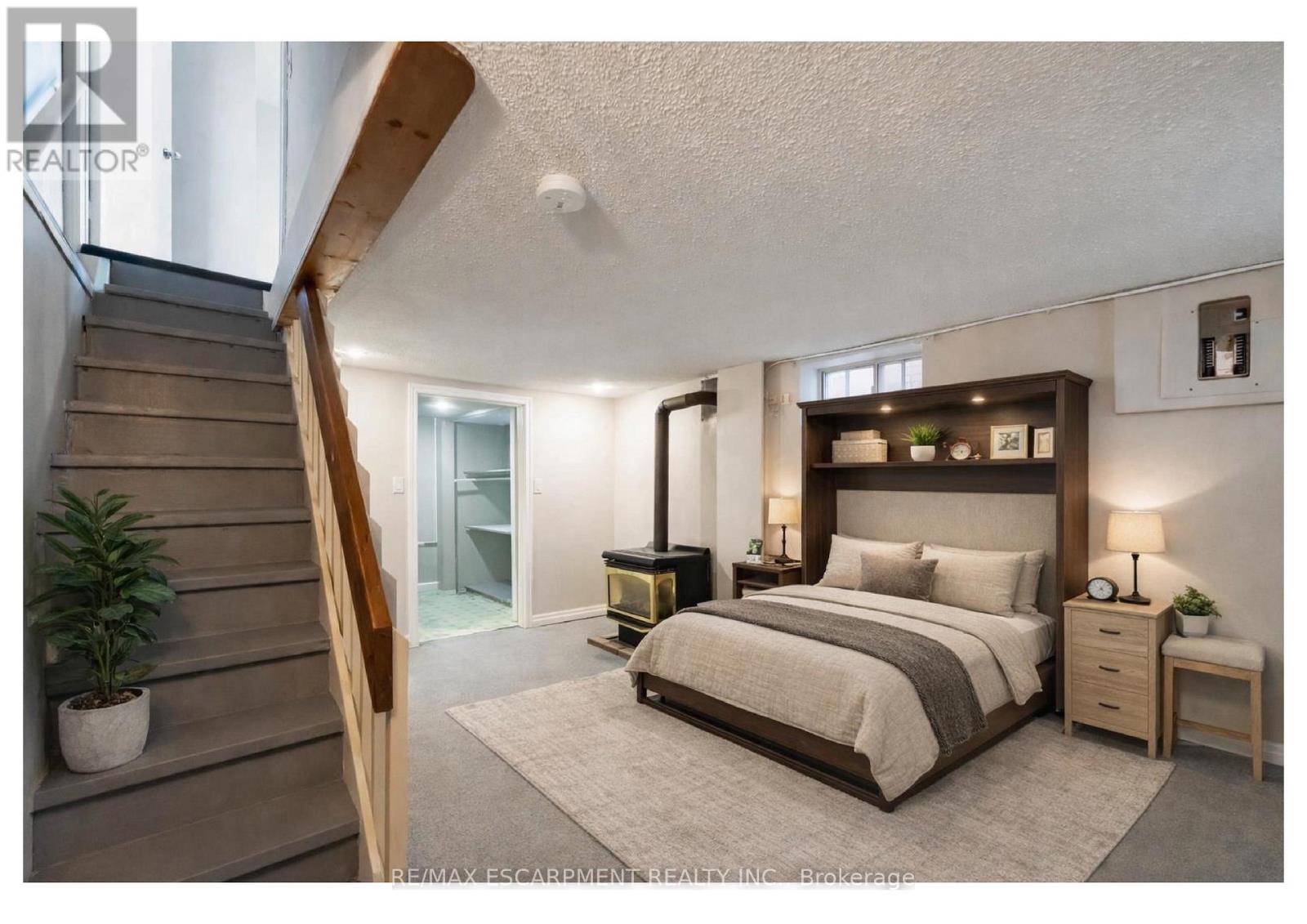 187 Barton Street W, Hamilton, Ontario  L8R 2H3 - Photo 5 - X12823222