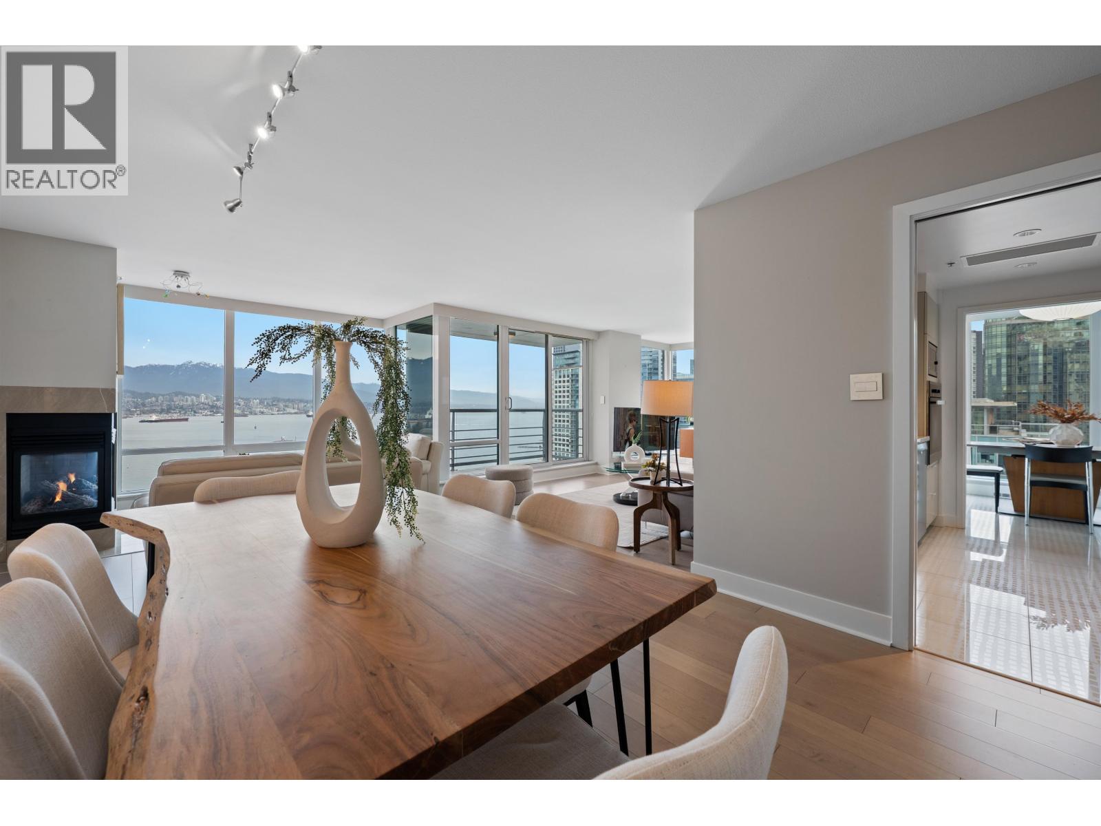 2102 590 Nicola Street, Vancouver, British Columbia  V6G 3J8 - Photo 4 - R3084614