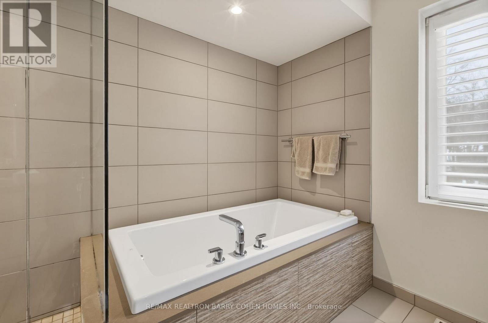 80 Donwoods Drive, Toronto, Ontario  M4N 2G5 - Photo 28 - C12823890