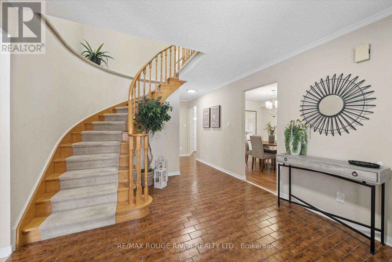 1 Worfolk Place, Whitby, Ontario  L1N 6Z2 - Photo 3 - E12823844