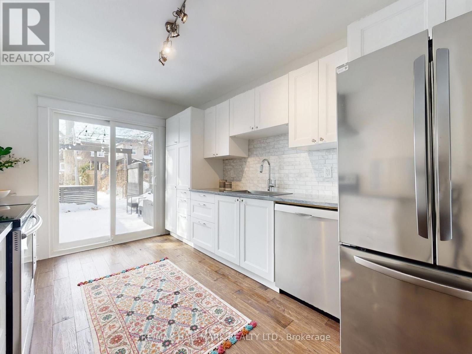 614 Woodbine Avenue, Toronto, Ontario  M4E 2J1 - Photo 13 - E12823932