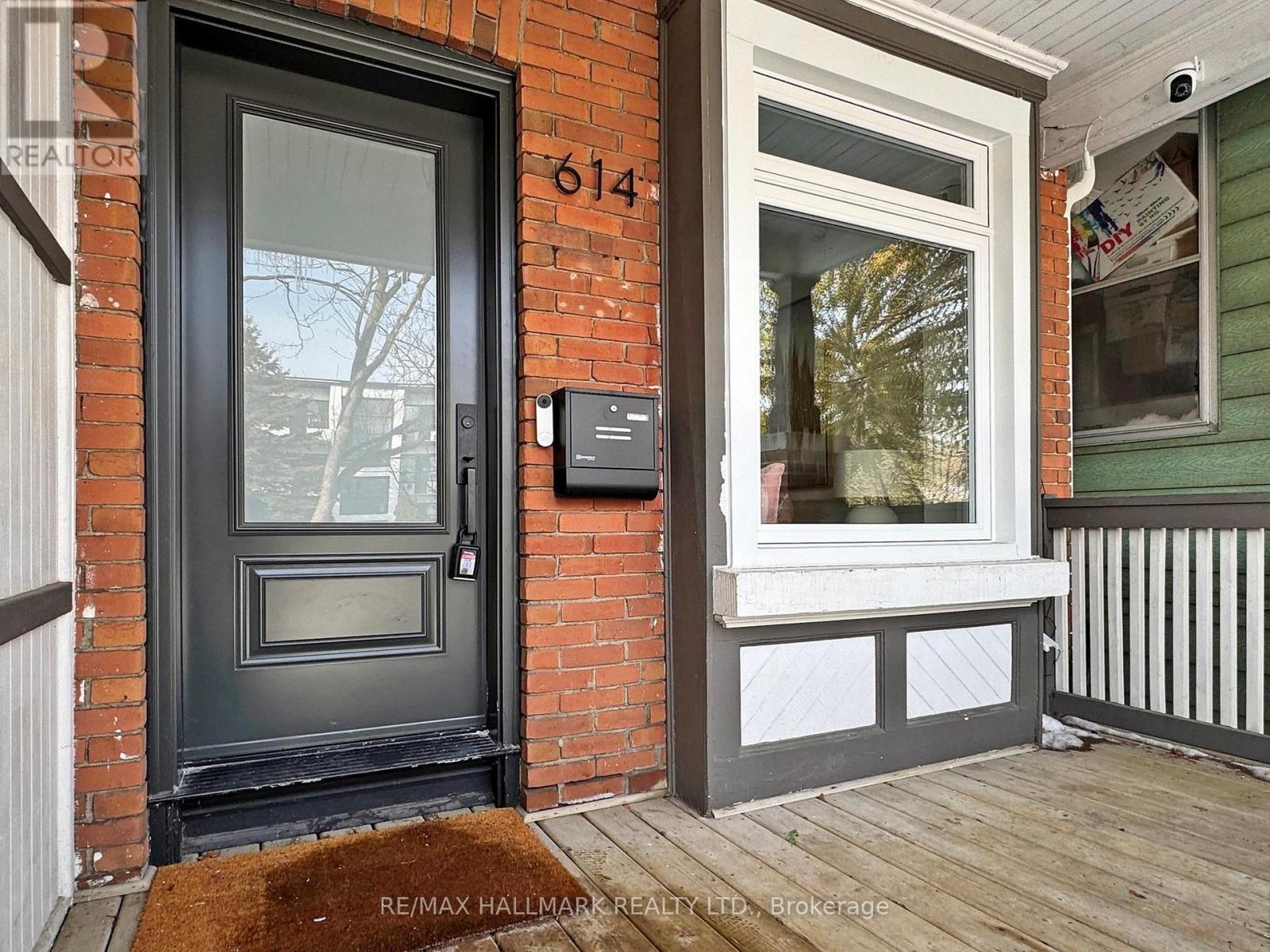 614 Woodbine Avenue, Toronto, Ontario  M4E 2J1 - Photo 3 - E12823932