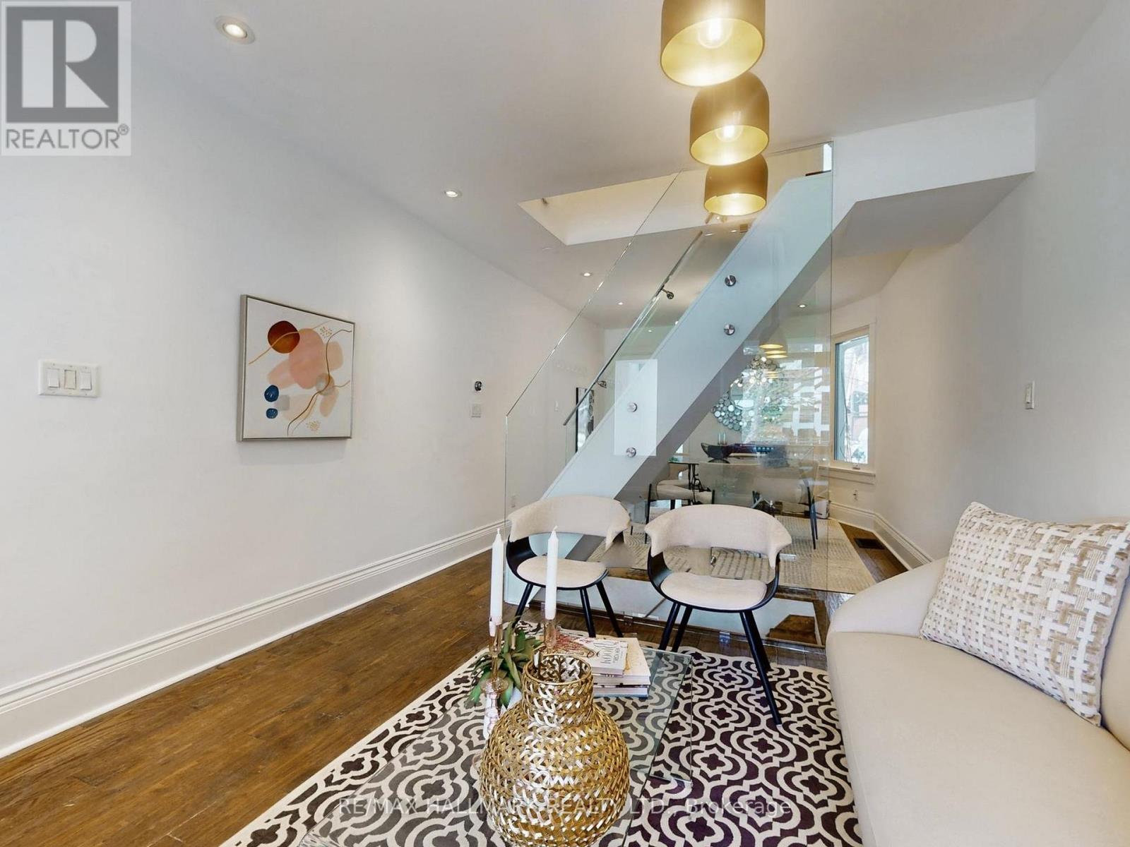 614 Woodbine Avenue, Toronto, Ontario  M4E 2J1 - Photo 7 - E12823932