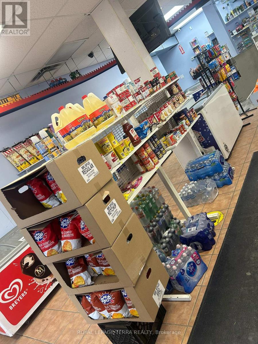 8 Midtown Drive, Oshawa, Ontario  L1J 3Z7 - Photo 3 - E12823936