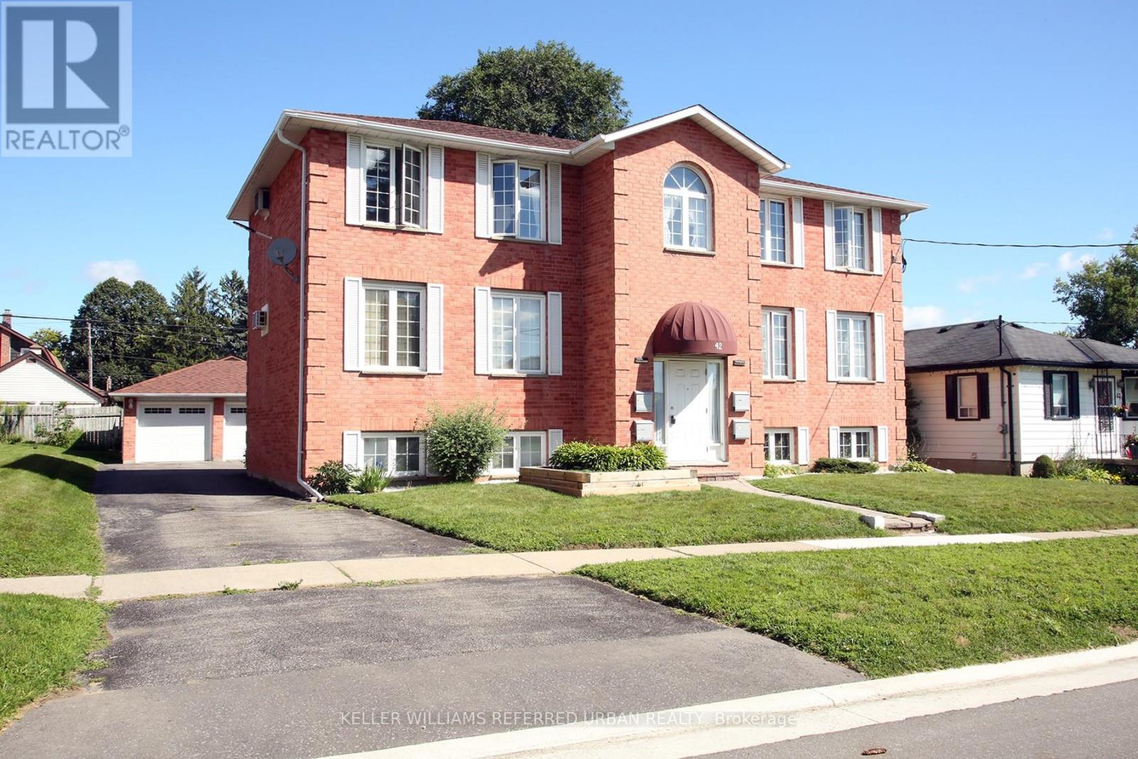 2 - 42 Tecumseh Avenue, Oshawa (Centennial), Ontario  L1G 3N4 - Photo 2 - E12823956