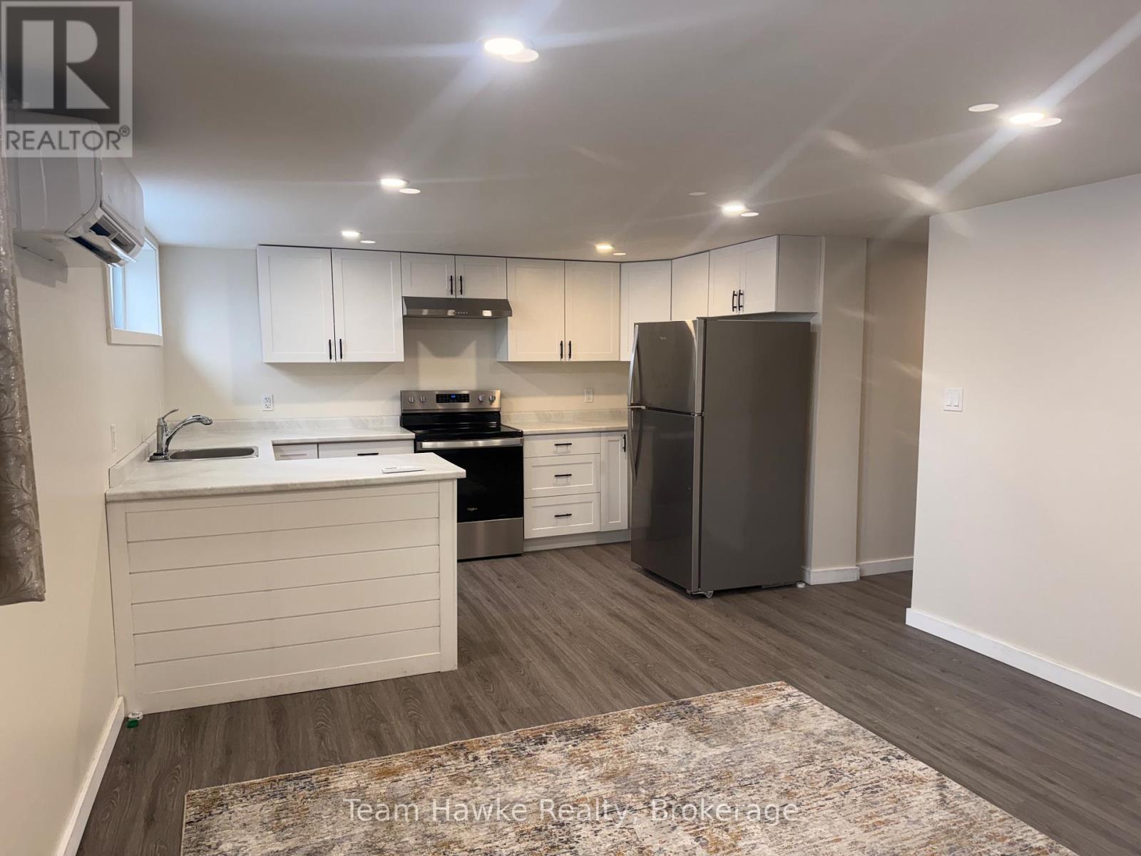 630 Bayview Drive, Midland, Ontario  L4R 2P5 - Photo 2 - S12757448