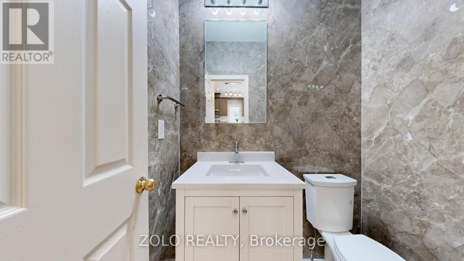 42 Foxberry Road, East Gwillimbury, Ontario  L9N 0P6 - Photo 12 - N12823758