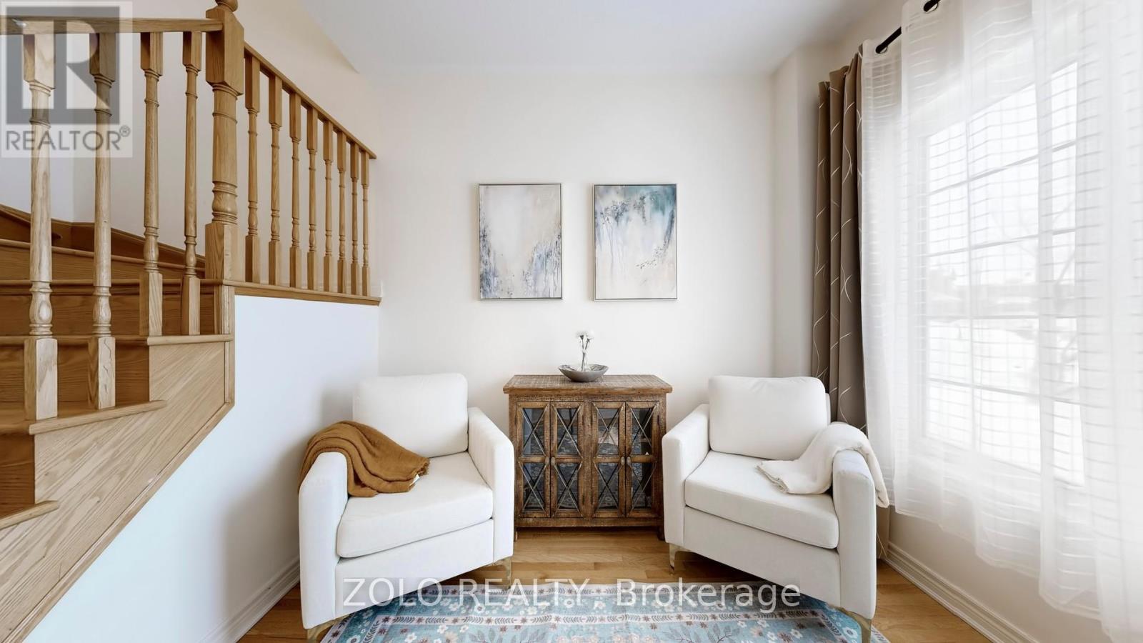 42 Foxberry Road, East Gwillimbury, Ontario  L9N 0P6 - Photo 2 - N12823758