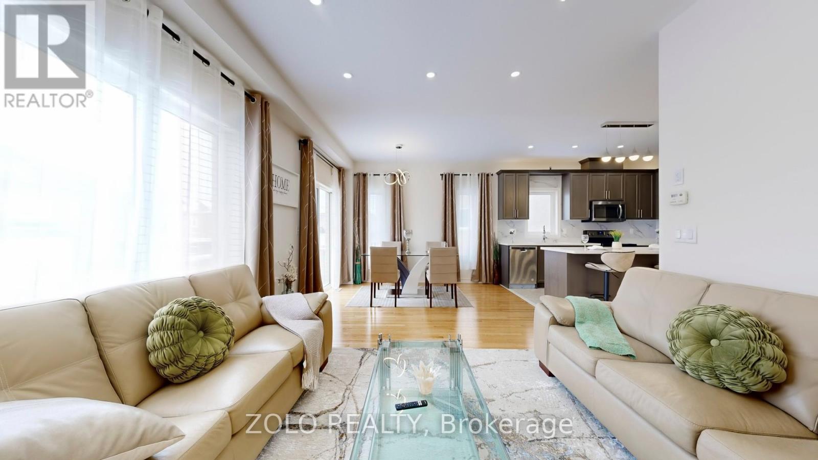 42 Foxberry Road, East Gwillimbury, Ontario  L9N 0P6 - Photo 5 - N12823758