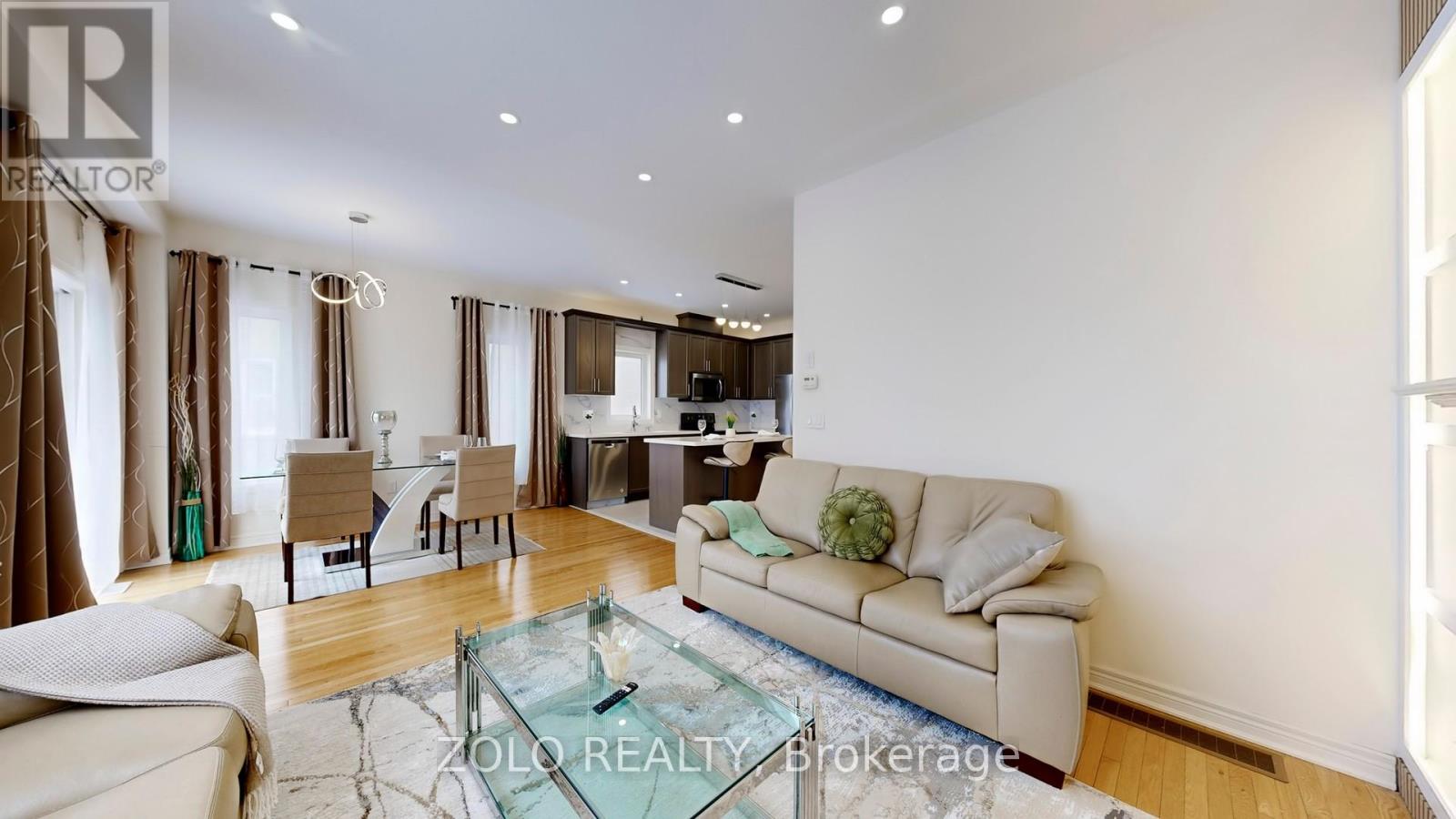 42 Foxberry Road, East Gwillimbury, Ontario  L9N 0P6 - Photo 6 - N12823758