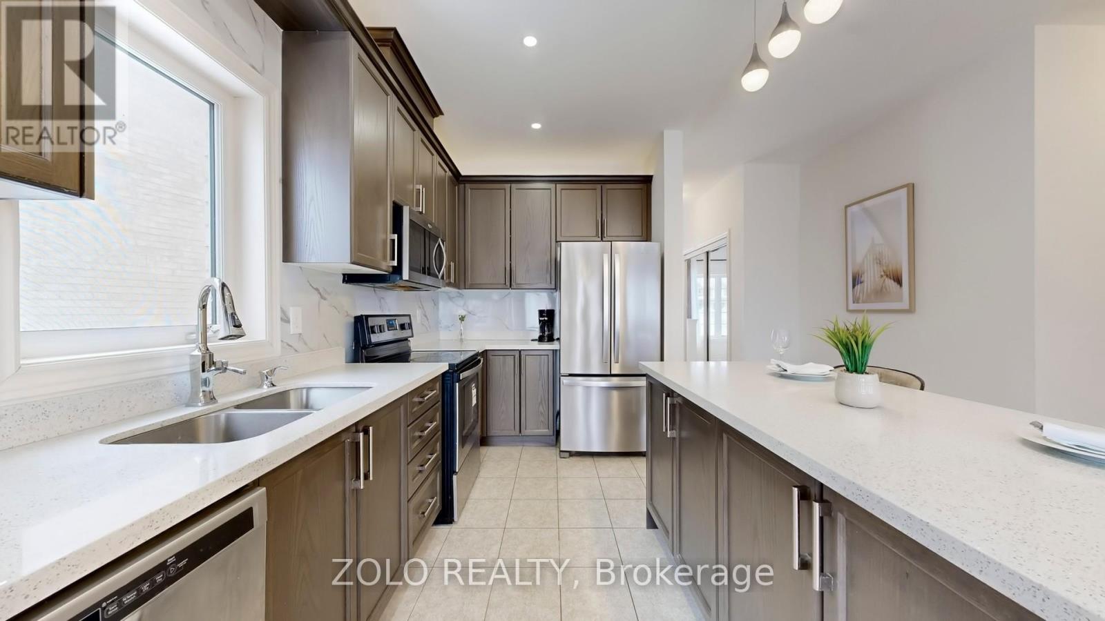 42 Foxberry Road, East Gwillimbury, Ontario  L9N 0P6 - Photo 8 - N12823758