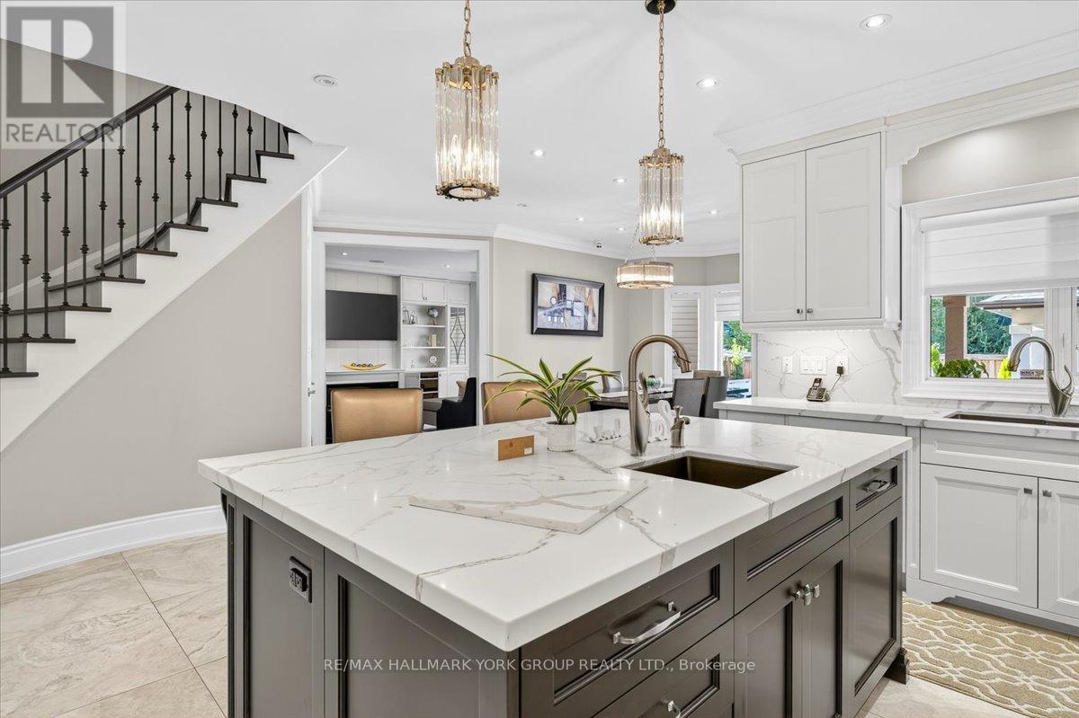 16 Woodland Trail Court, Vaughan, Ontario  L4L 9H9 - Photo 15 - N12823886