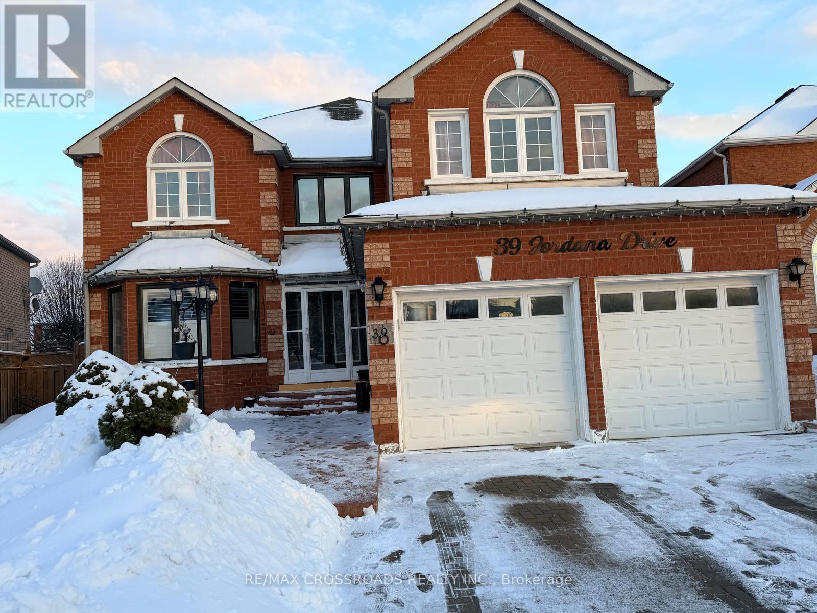 39 Jordana Drive, Markham, Ontario  L3S 3N8 - Photo 4 - N12823916