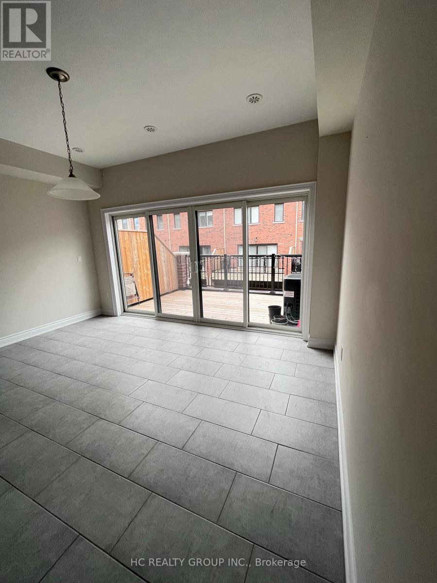 24 Cafaro Lane, Markham, Ontario  L6C 0Z2 - Photo 3 - N12823946