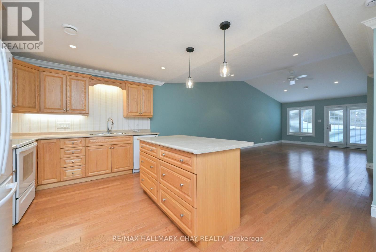 140 Meadow Lane, Wasaga Beach, Ontario  L9Z 0A4 - Photo 4 - S12823958