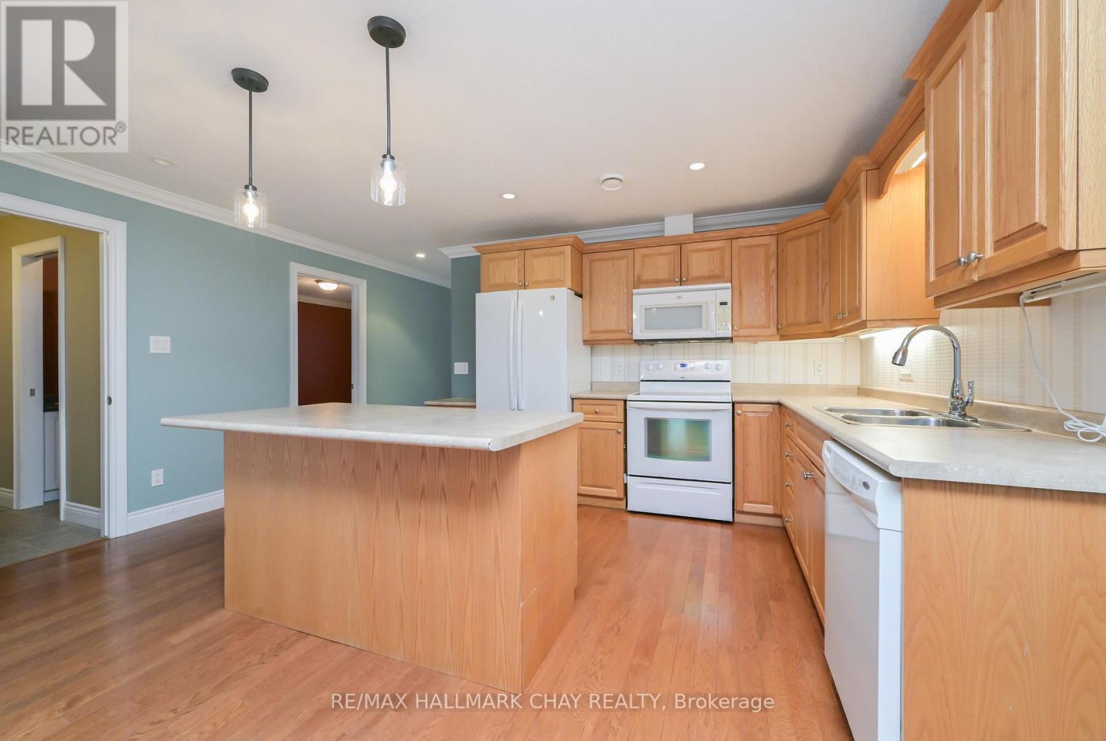 140 Meadow Lane, Wasaga Beach, Ontario  L9Z 0A4 - Photo 7 - S12823958